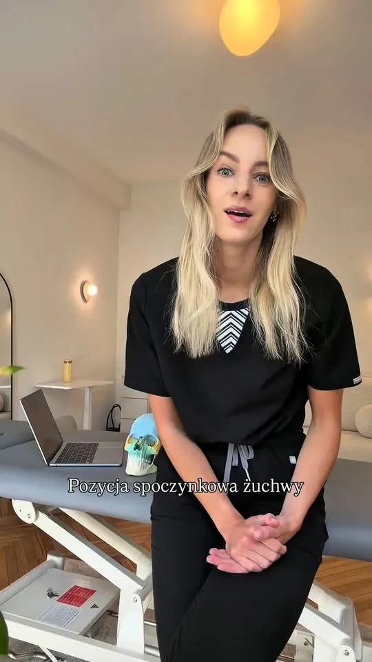 Adrianna Nowakowska podczas edukacyjnego materiału o pracy żuchwy